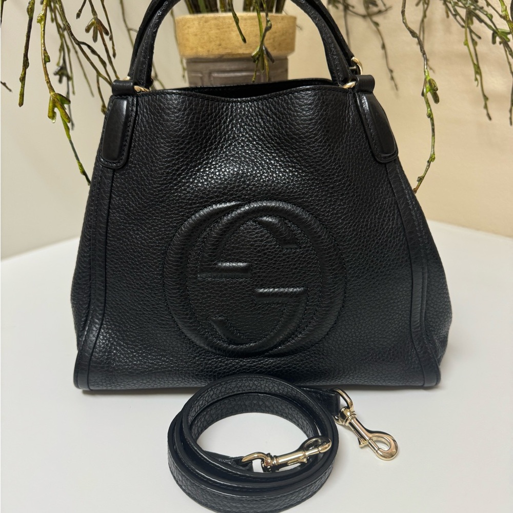 Authentic Gucci Soho two way hand bag.  Excellent condition.  No signs of wear